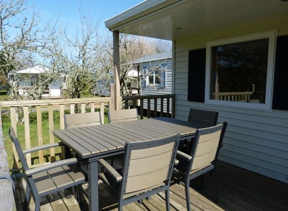 NOUVEAU MOBILIER DE TERRASSE